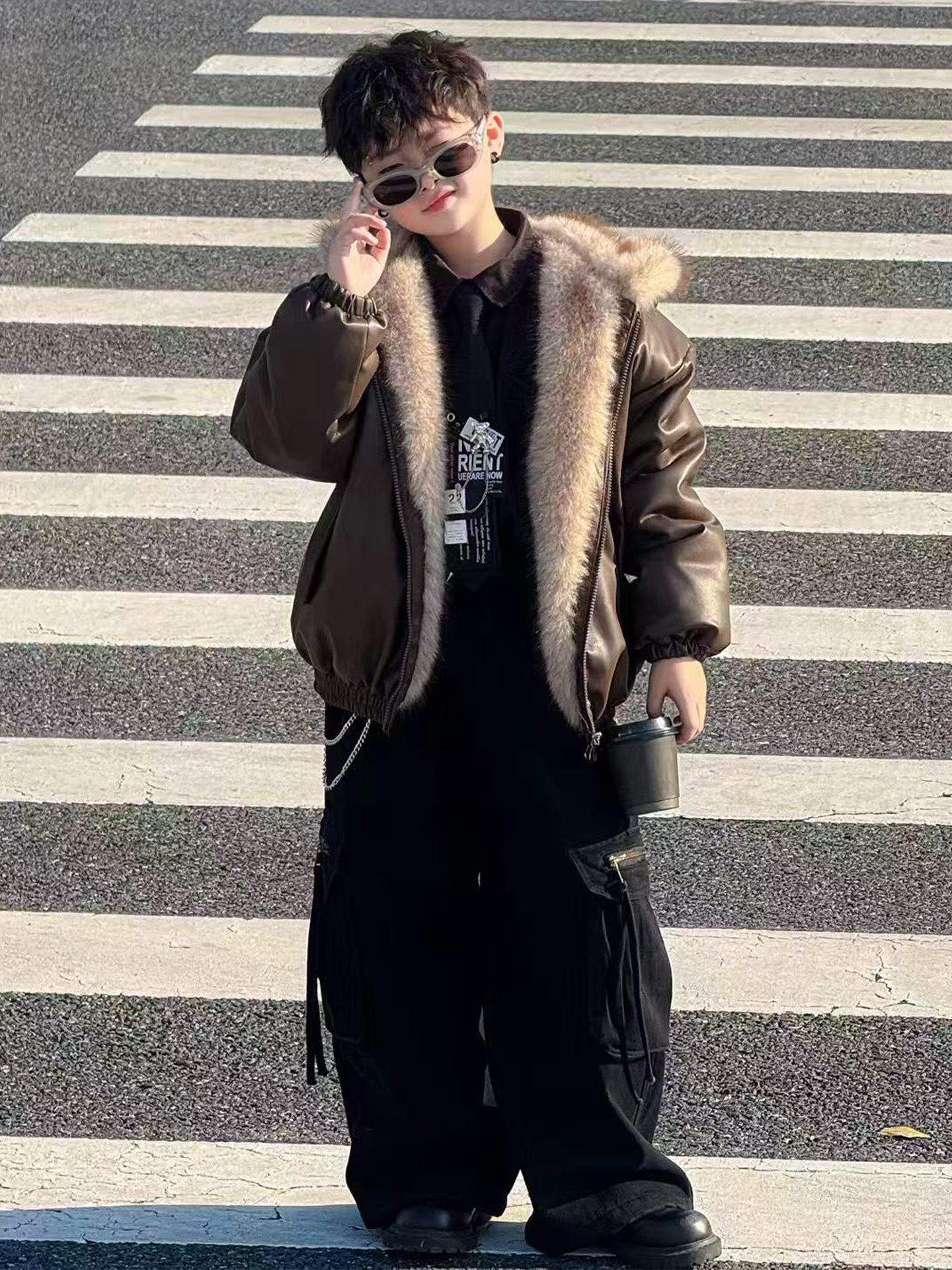 Boys' Fleece-Lined Thickened Leather Jacket 2025 New Stylish Children's Winter Pu Leather Reversible Jacket for Little Gentlemen