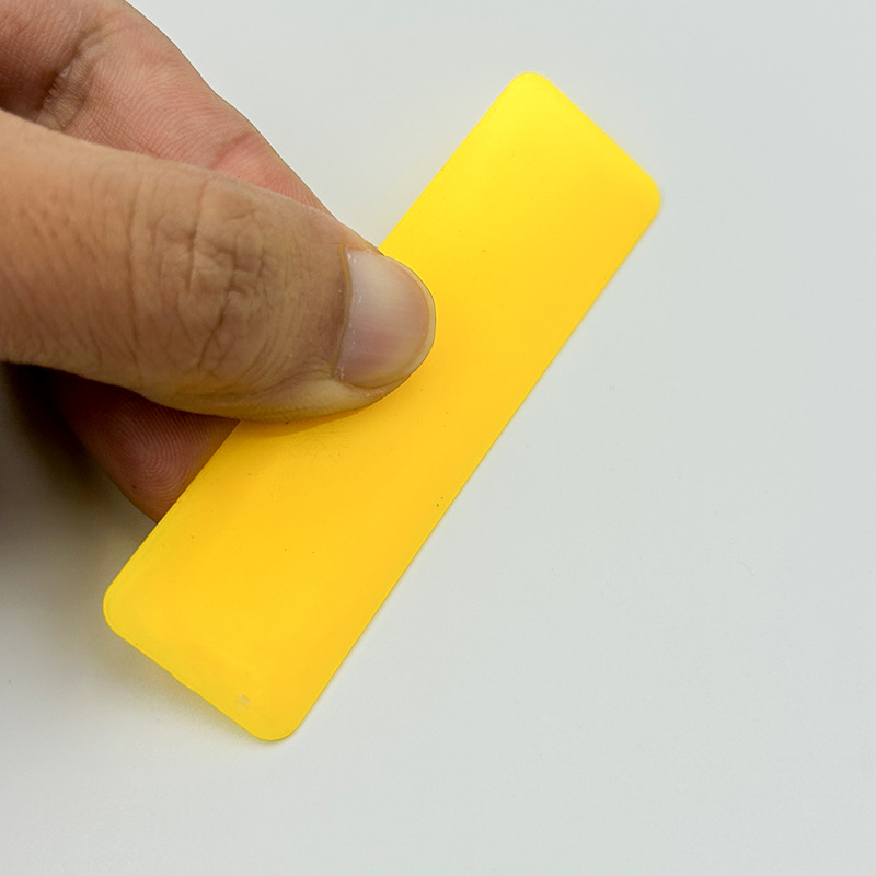 Small scraper hard plastic yellow glue removal shovel sticker hand account small yellow scraper beautiful sewing car sticker color change mold tool