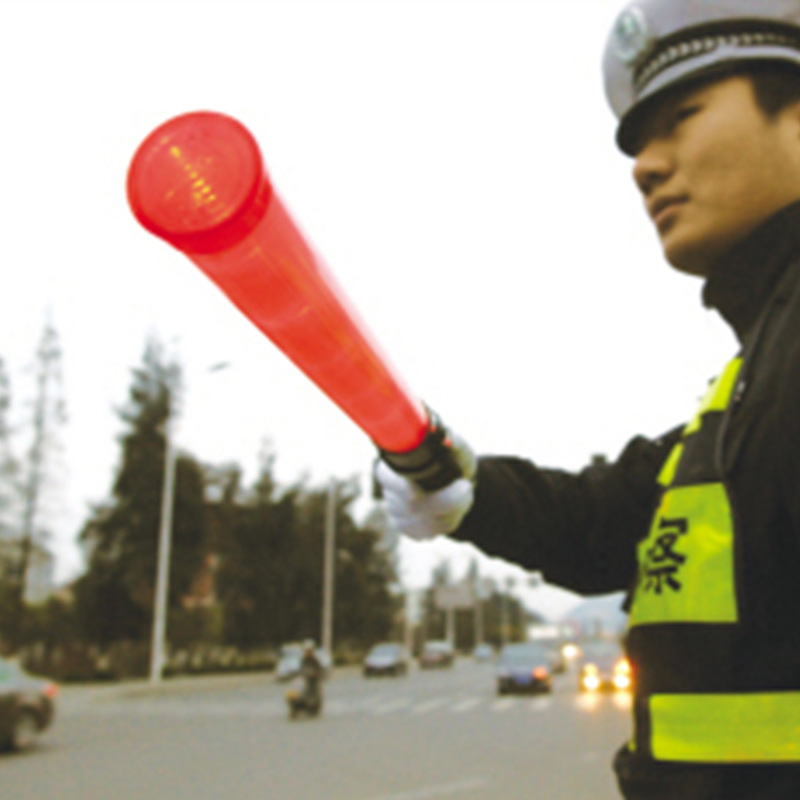 Factory direct plastic traffic evacuation baton charging hand-held warning stick night emergency LED flash stick