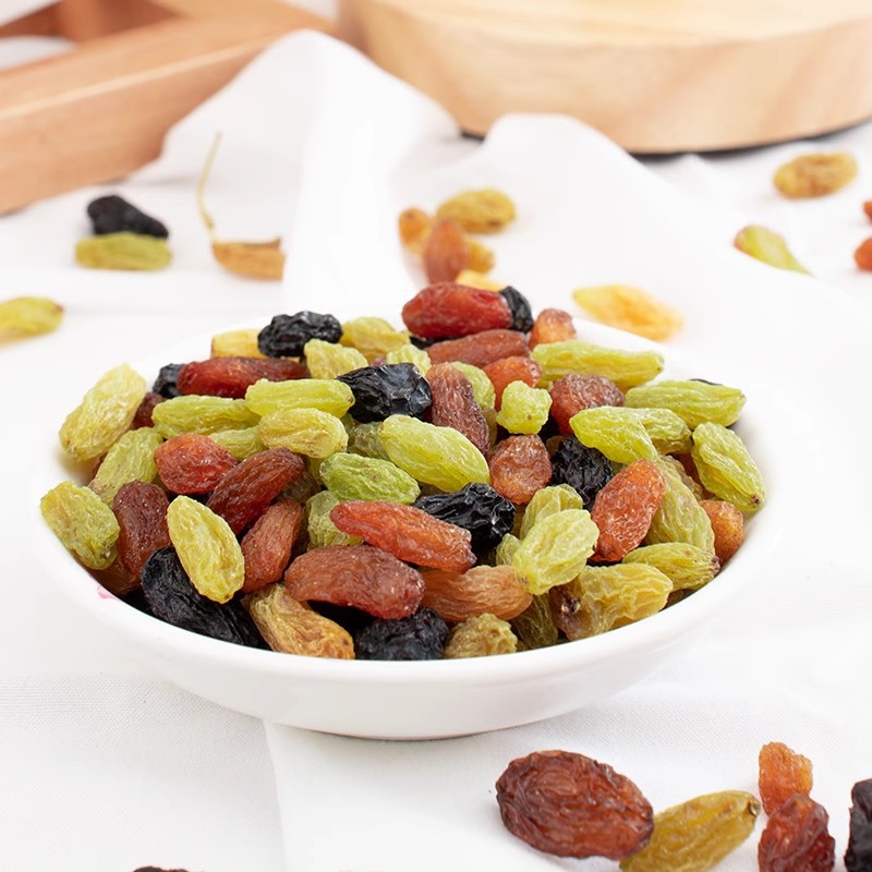 Xinjiang four-color raisins seedless Xiangfei raisins new wholesale mixed colorful multi-color Turpan raisins