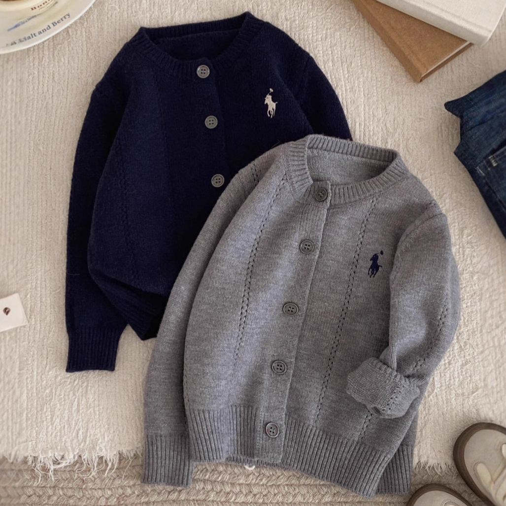 Детские свитеры для мальчиков и девочек на весну, осень и зиму 2025 года с цветными рукавами, корейский стиль, вышивка пони на груди, легкие в сочетании кардиганы
