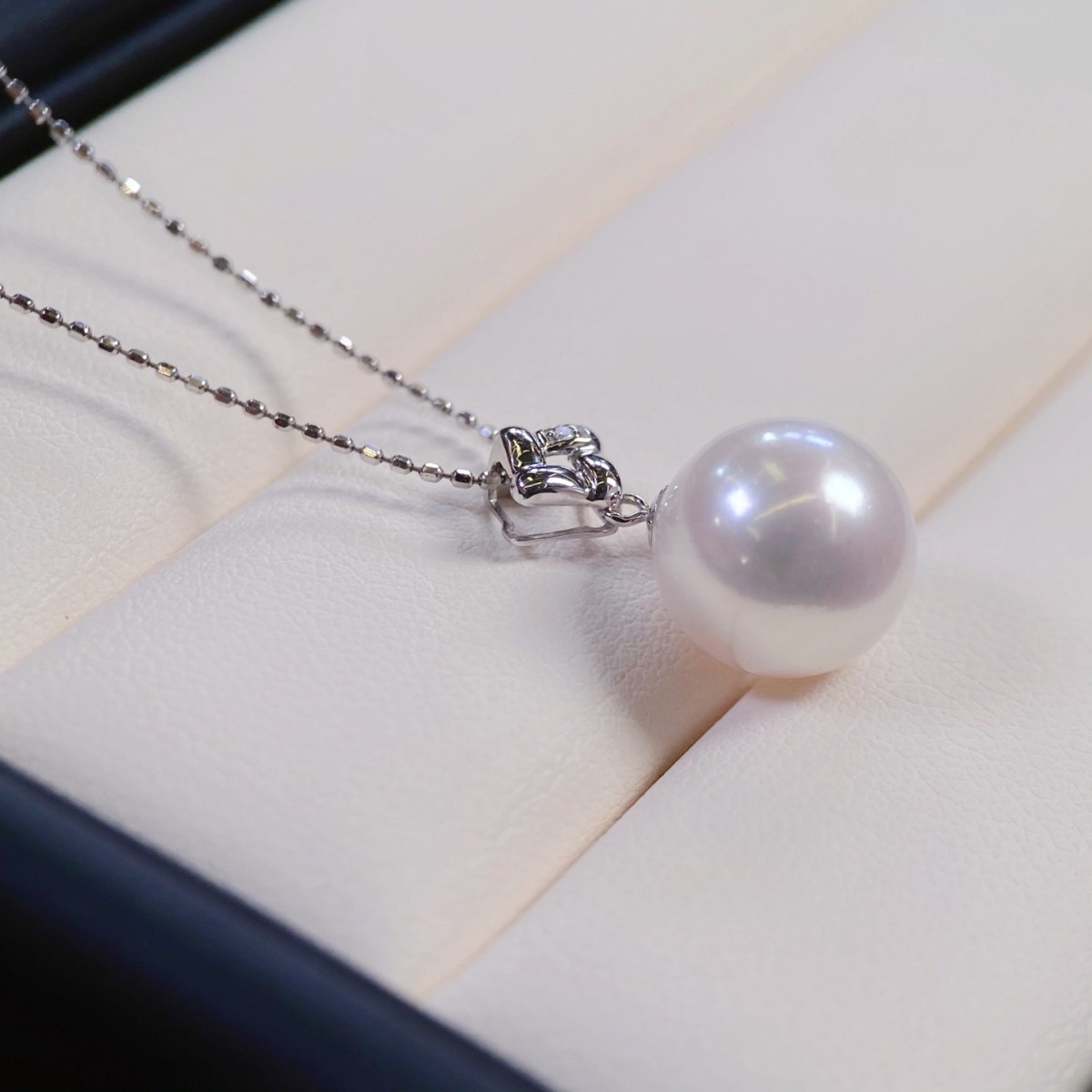 Platinum Pt900 Accessories Diamond Pendant Diamond D 0.005Ct Picture with Beads 10-11mm