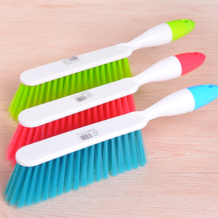 Большая щетка для кровати с длинной ручкой в цвете конфет, утолщенная щетка для подметания кровати, щетка для уборки, щетка для чистки диванов и простыней
