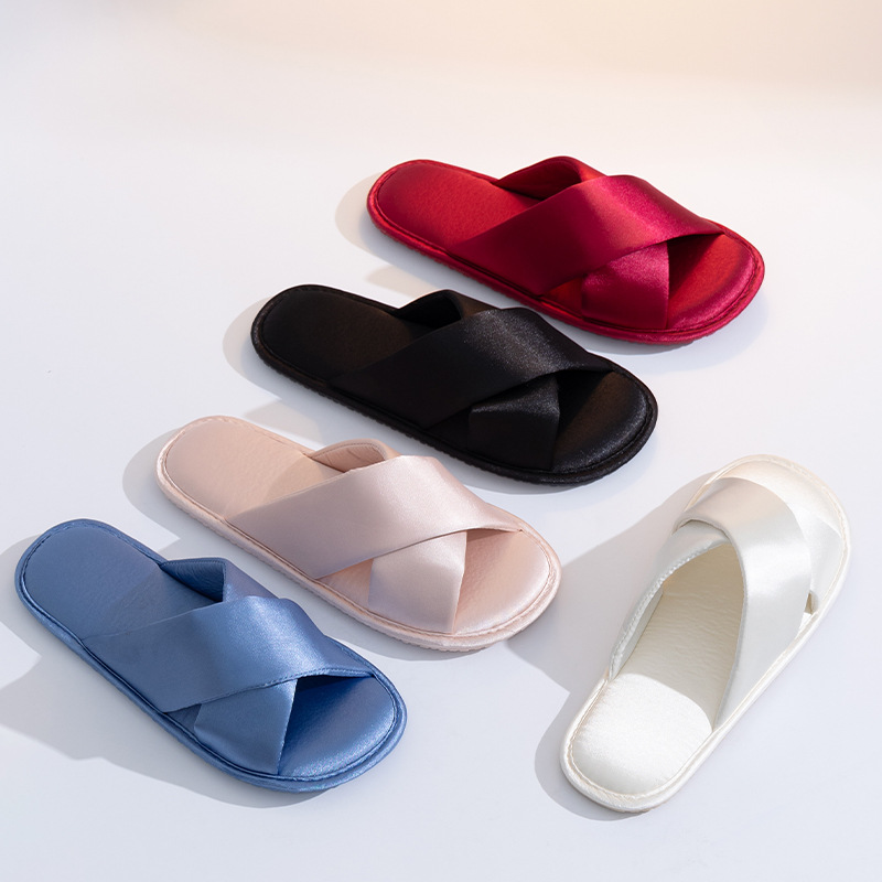 Сатиновые тапочки женские летние 2024 нового сезона на складе домашние тапочки универсальные свадебные туфли на все сезоны