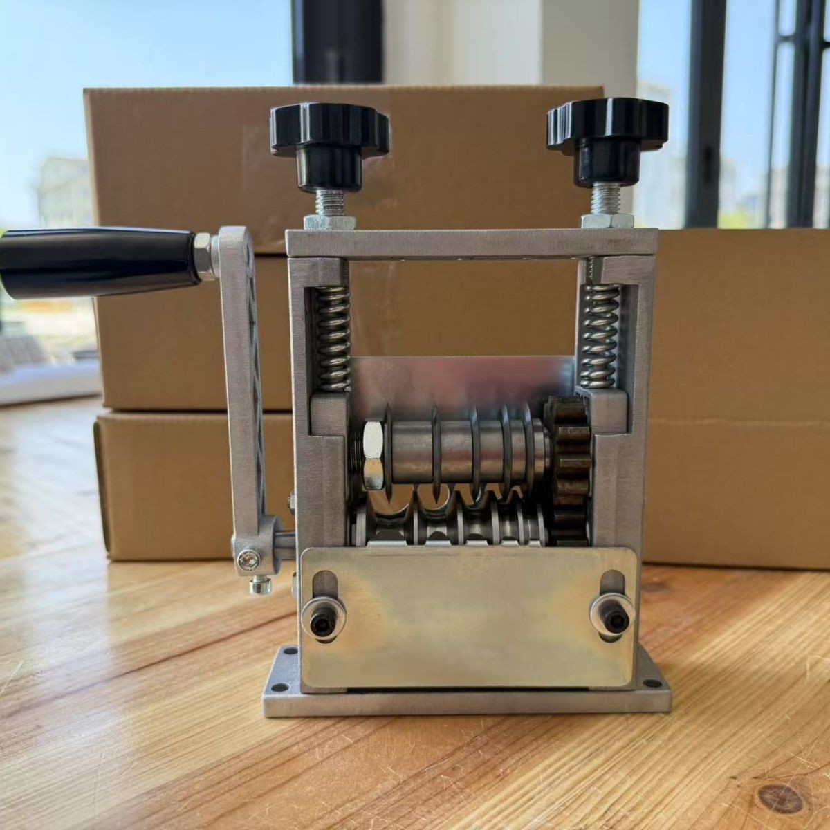 Small copper household porous waste cable stripping machine copper wire peeling semi-automatic artifact brand new porous stripping machine