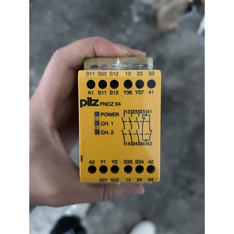 Piltz Safety Relays PNOZ XV2 774500 774502 774505