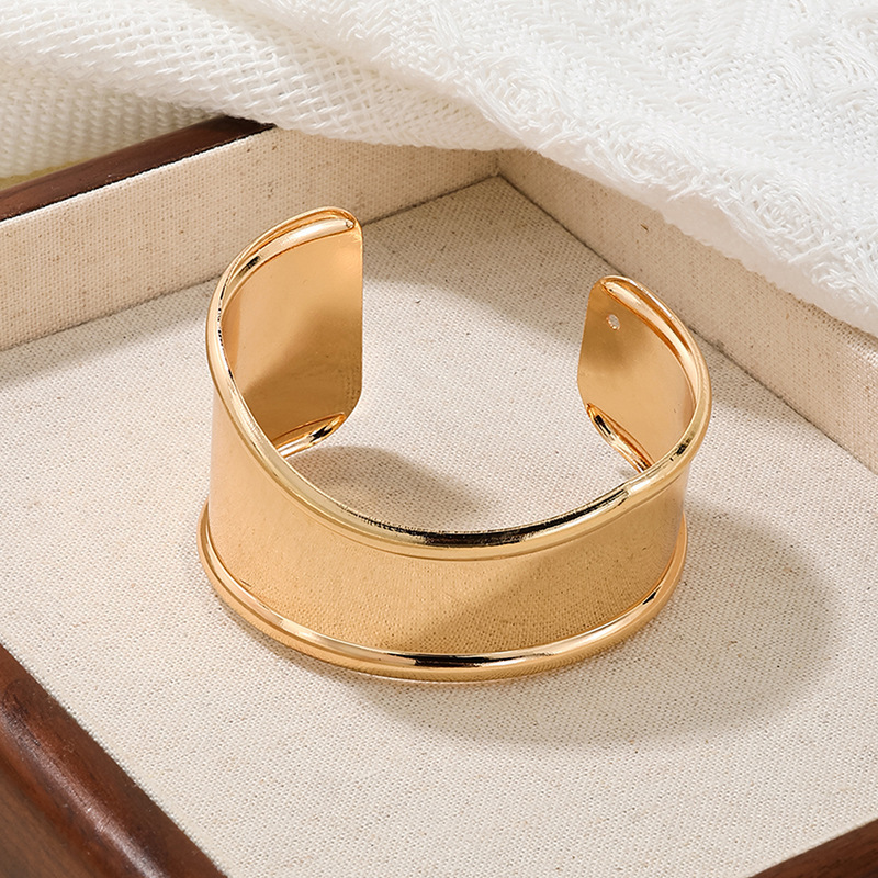 European and American Simple Commuter Jewelry, 1 Piece of Personalized Fashionable Geometric Metal Open Wide-Face Women's Bracelet, Square Shape