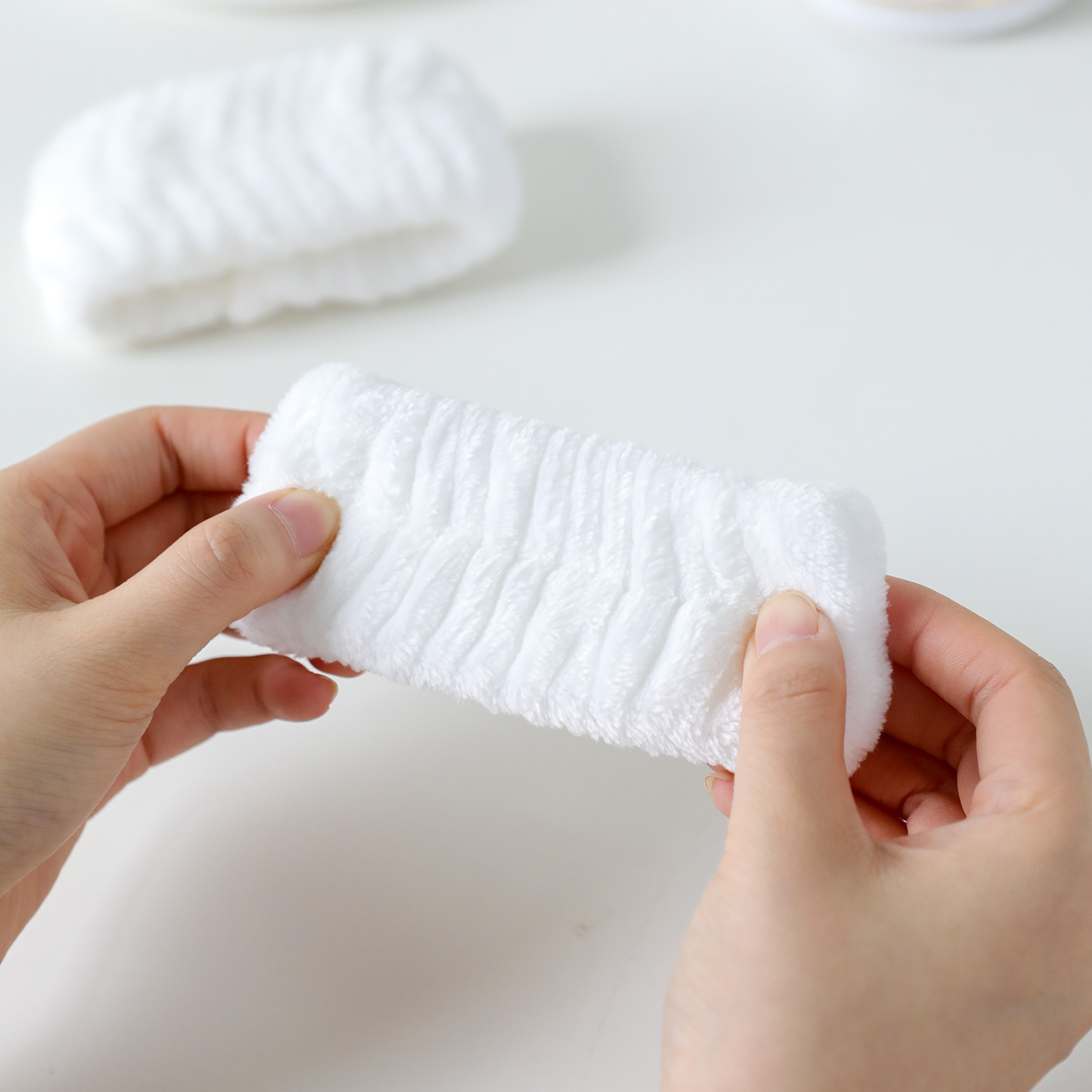 Wristband for Washing Face, No More Dripping, Anti-Wet Sleeve Wristband, Waterproof to the Cuff, Wristband to Wipe Sweat and Absorb Water