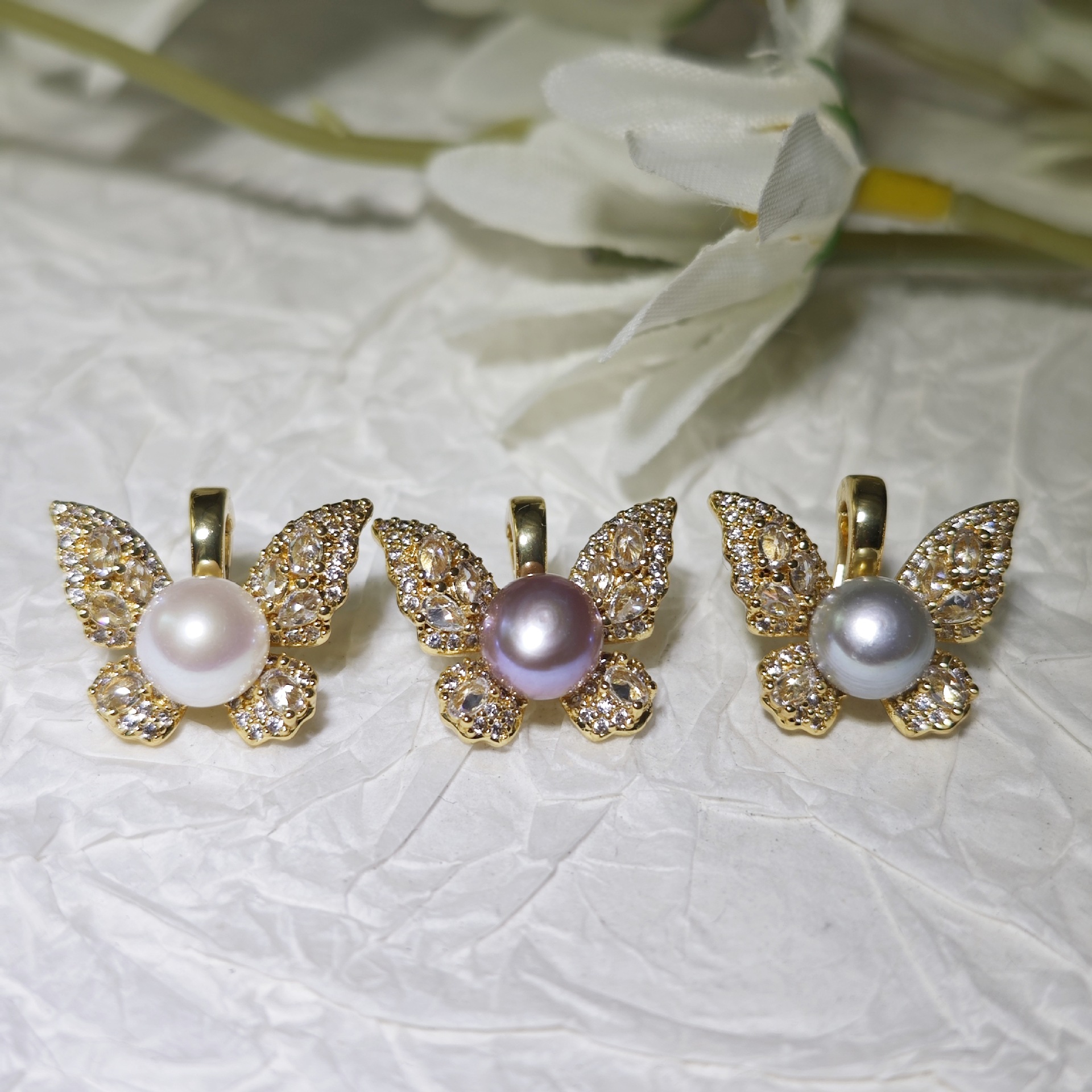 Cross-border Natural Freshwater Pearl Pendant Fashion Commuter Light Luxury Elegant Butterfly Pendant Jewelry Removable Universal Buckle