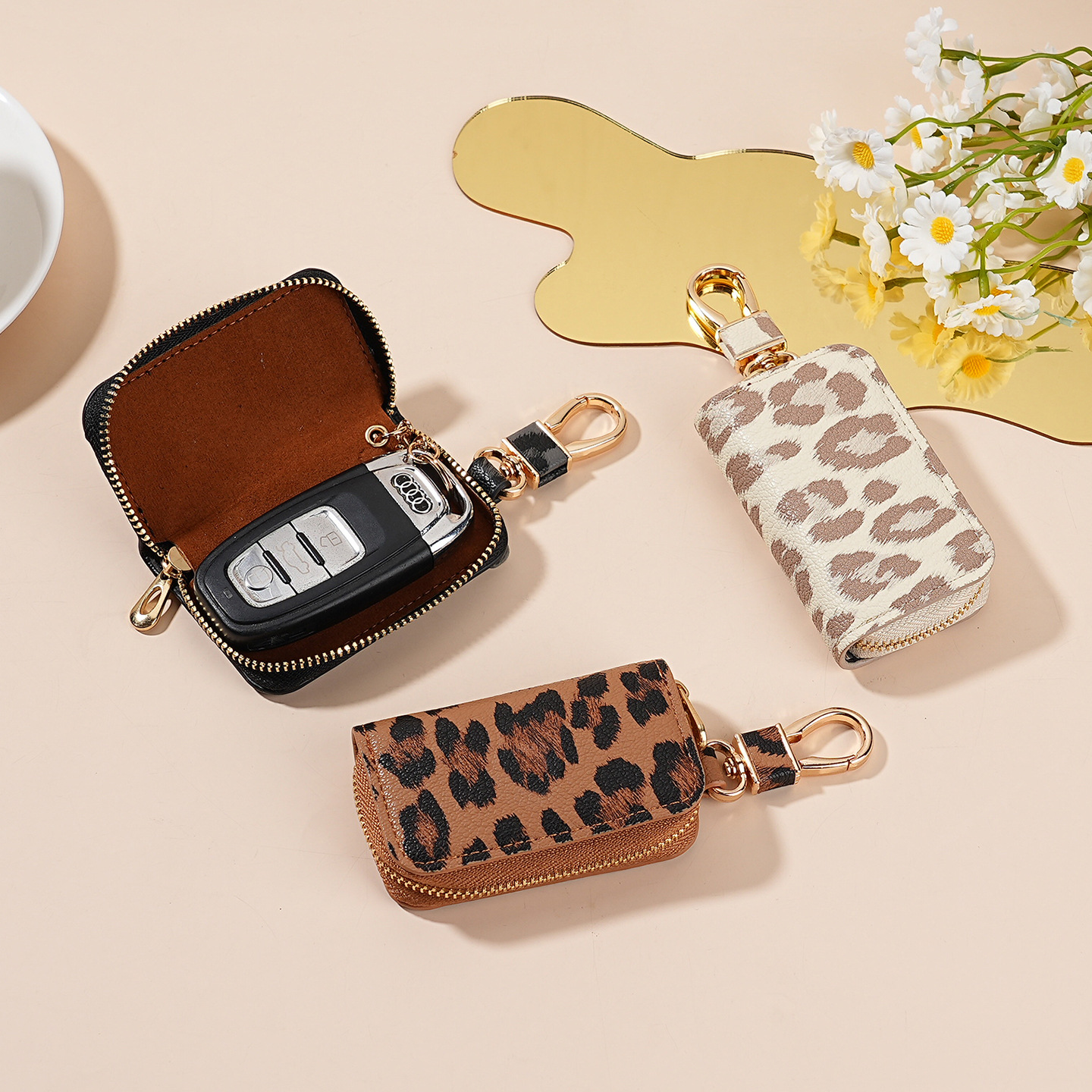 New Car Key Bag Unisex Car Key Storage Bag Creative Leopard Print Leather Pendant Keychain