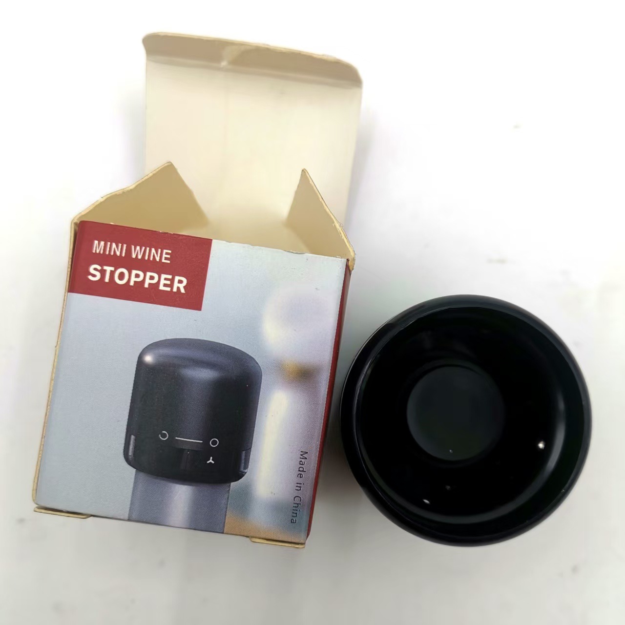 Кросс-бордовый вращающийся винный штопор крышка бутылки вращающаяся мини креативная герметичная пробка черная пробка для свежести в цветной коробке производители