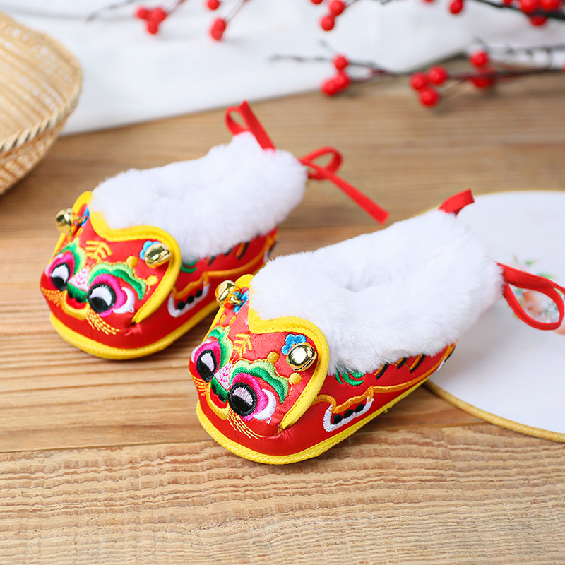 Baby Handmade Tiger Head Shoes Baby One Month Old Soft-Soled Cotton Shoes Warm and Soft Kidsren's Folk Embroidered Velvet Shoes