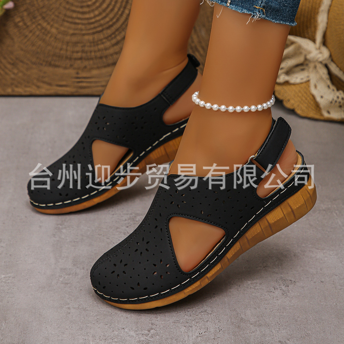 Cross-Border European and American Casual Sandals 2025 New Cut Out Breathable Velcro Straps Wedge Heel Fish Mouth Car Stitching Baotou