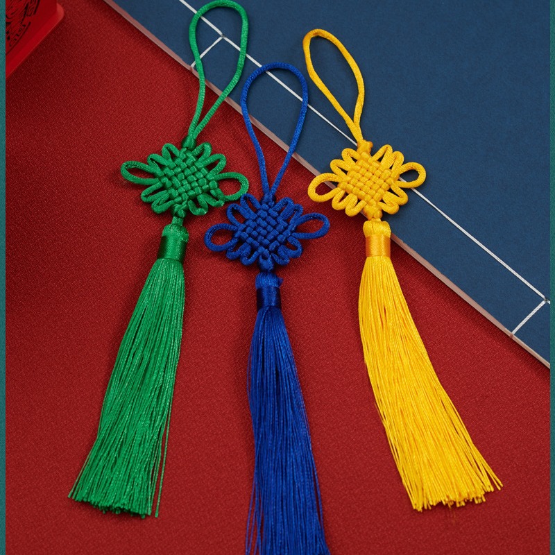 in stock direct selling six plates of Chinese knots tassel wear tassel finished product gift box lantern clothing festive pendant Chinese knots