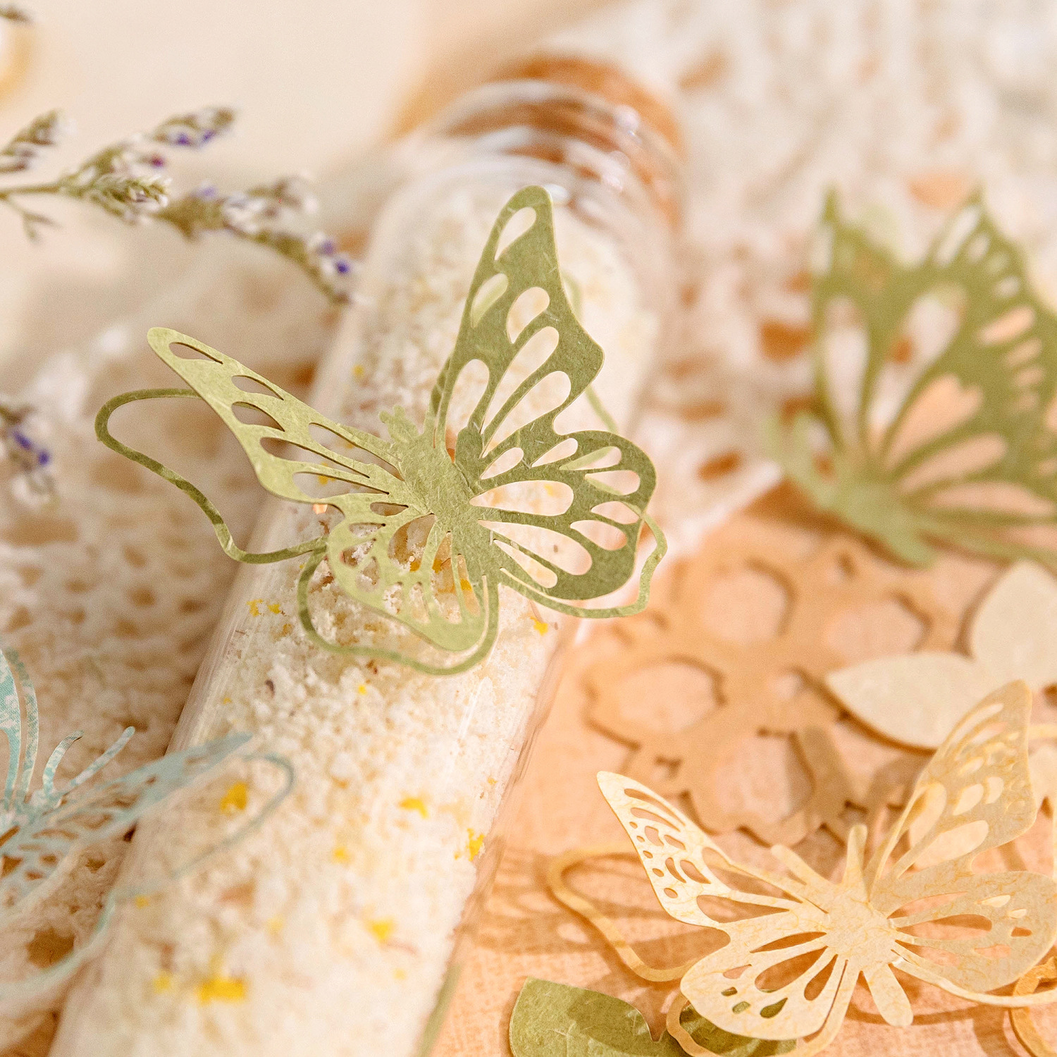 Mo Mo Encounter Garden Series Flower Hollow Material Bag Light Retro Salt Material Hand Account Pain Bag DIY Decoration