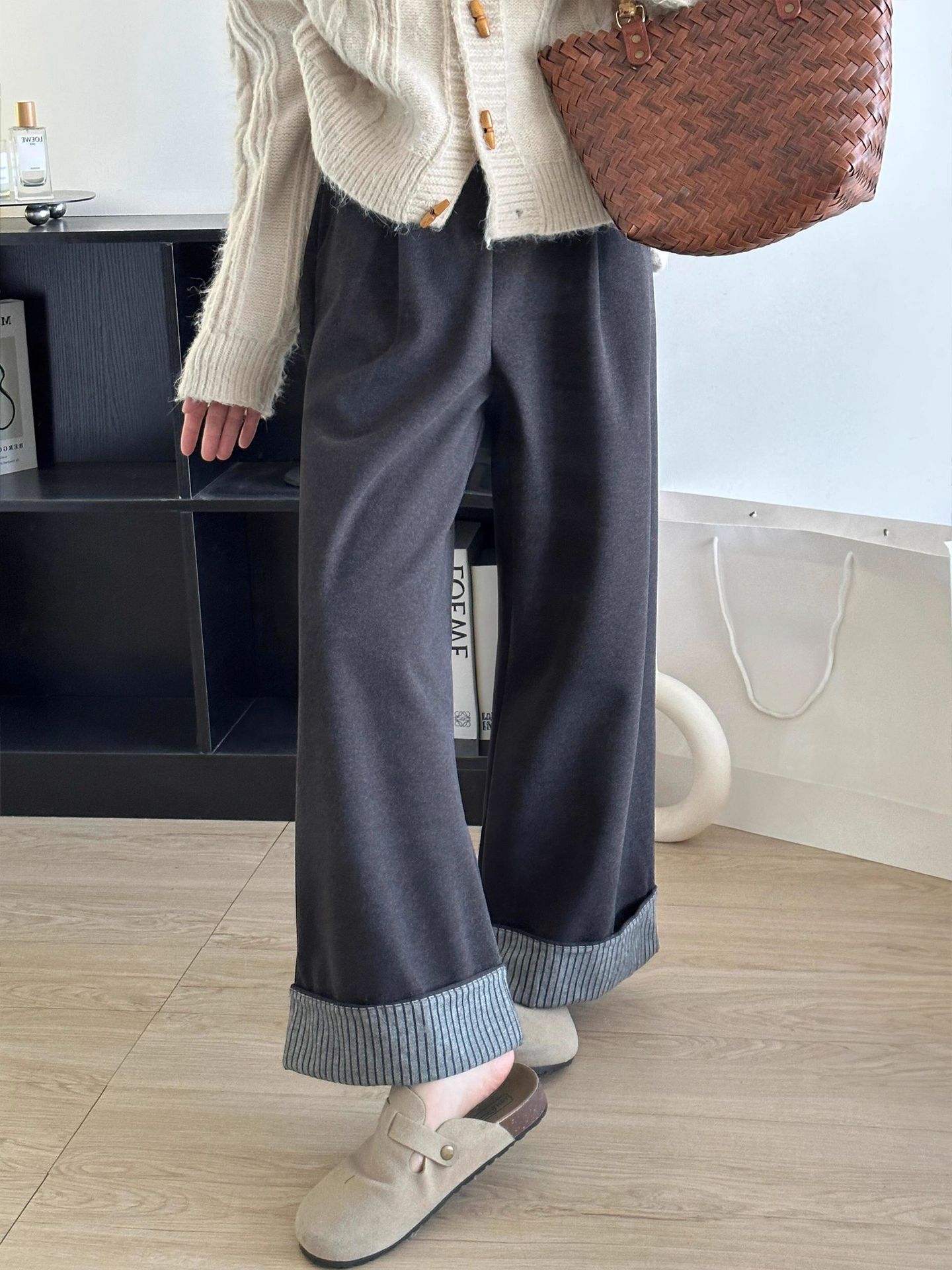 Pear-Shaped Figure Dark Gray Woolen Casual Pants for Women in Autumn and Winter Fleece-Lined for Fat Girls mm High-Waisted Loose Slimming Look Wide-Leg Pants