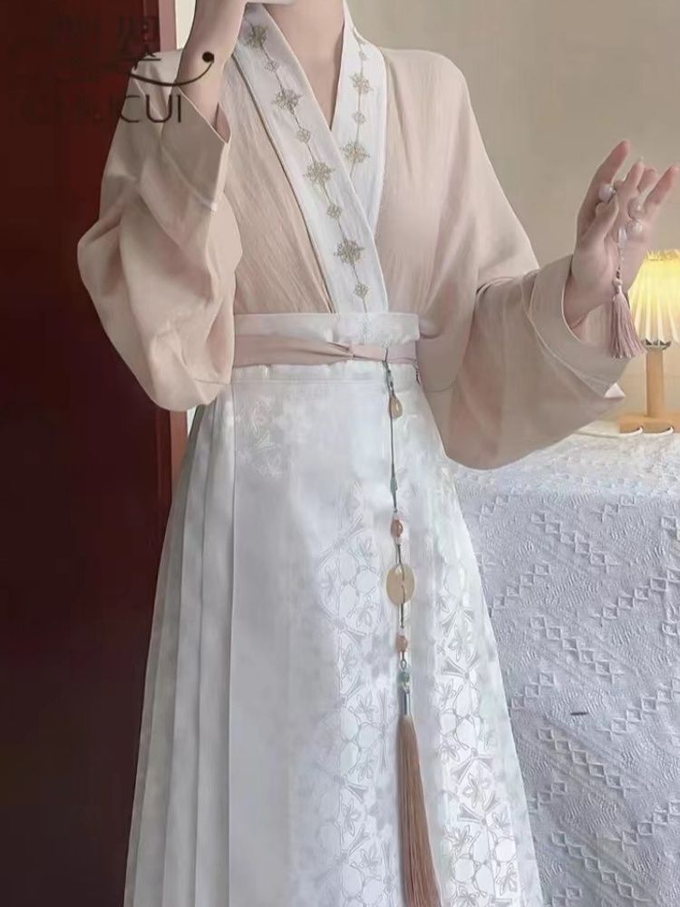 Ma-Mian Skirt Suit, Spring & Fall High-End Embroidered Airplane Sleeves, Jacquard Dark Pattern, Ming-Made Suit, Can Be Worn in Two Pieces for Daily Commuting