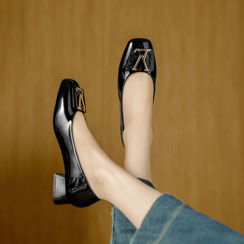 Lv Buckle 2025 New Thick Heel Low Heel Women's Shoes Elegant Square Toe Pumps Super Soft Easy to Wear Versatile All Year Round Shoes