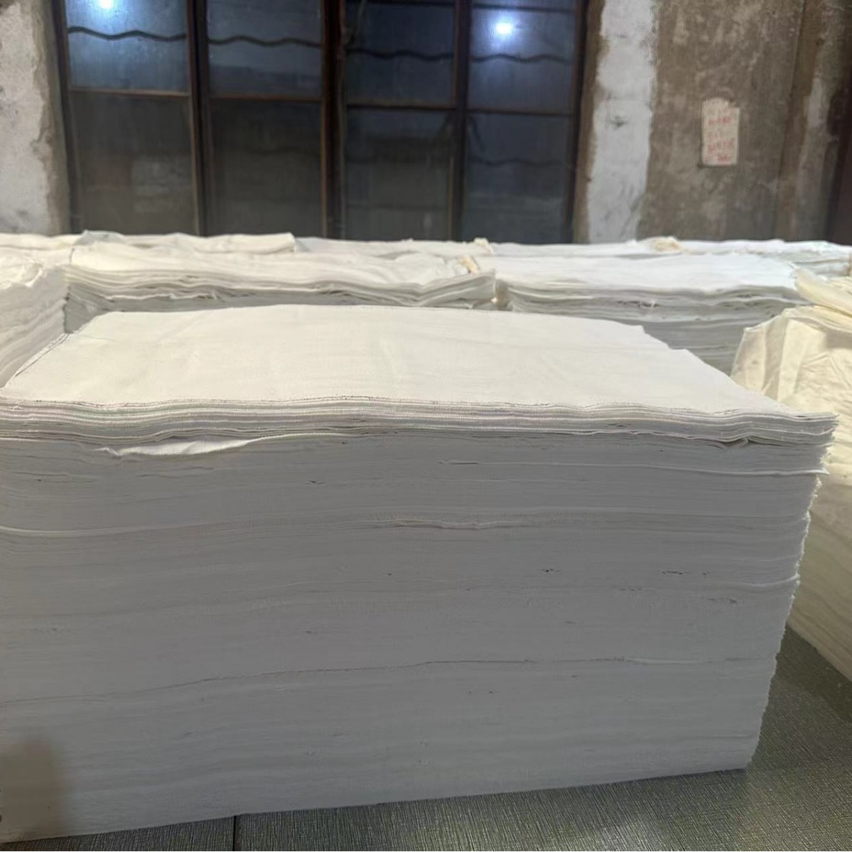 White [Off-White] Standard Size Pure Cotton Industrial Machine Wiping Cloth, Industrial Rag That Absorbs Oil and Water Without Shedding Lint