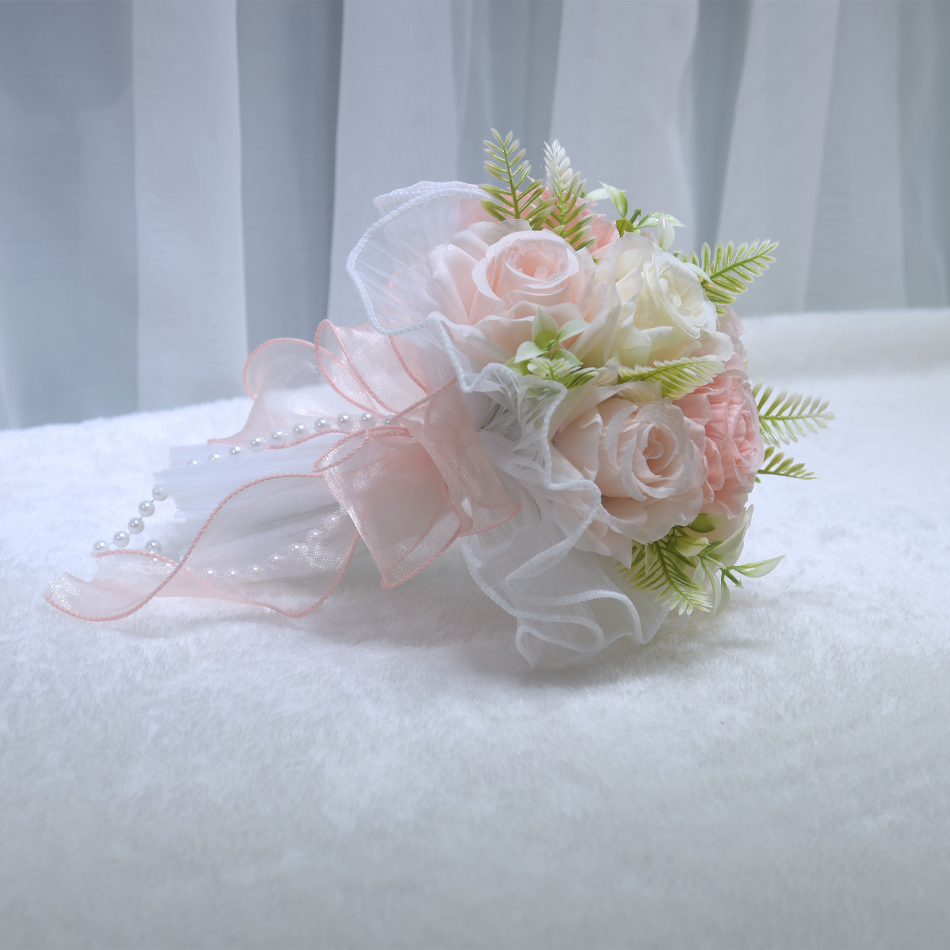 196 Western-style Outdoor Wedding Simulation Rose Holding Flower Pearl Mesh Handheld Bouquet Bridal Holding Flower