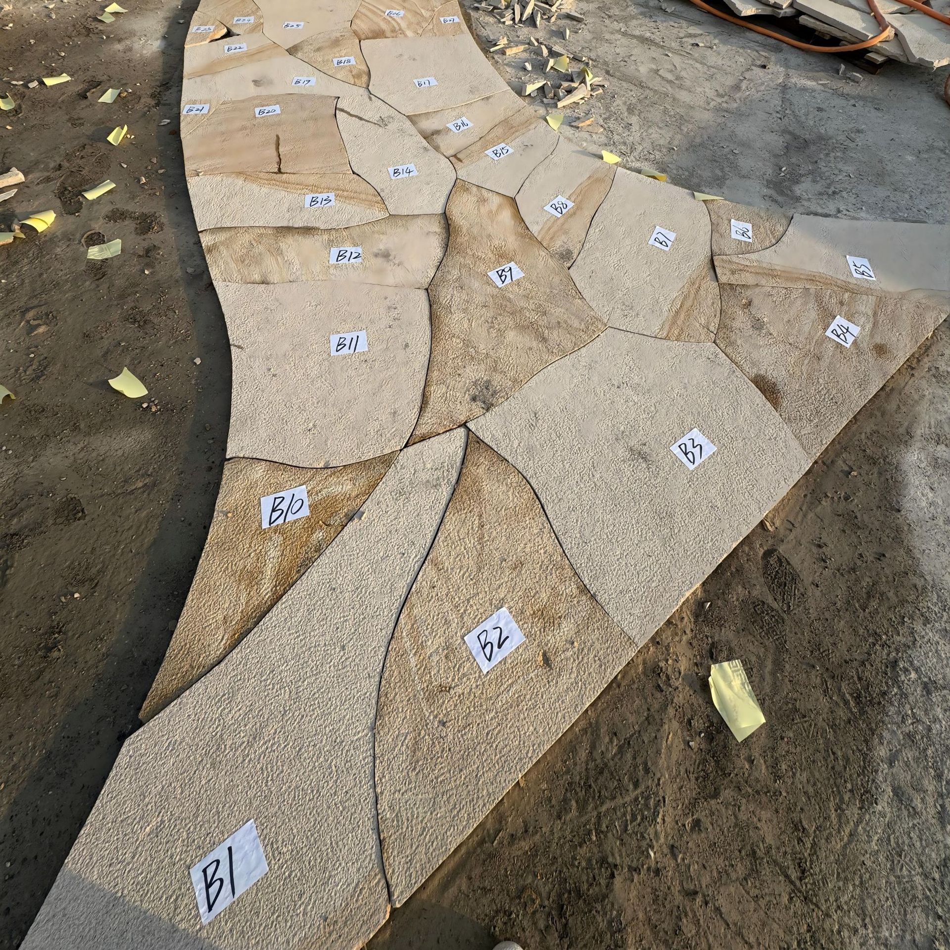 Baihe Yellow Lychee Surface Fragments Can Be Used to Make Courtyard Pavements According to the Drawings. the Floor Puzzles Can Be Given to the Outer Ruler