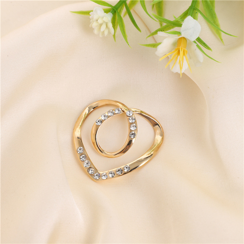 Cross-Border Popular Metal Corner Knot Buckle with Pearl and Diamond Inlay, High-End Silk Scarf Decorative Buckle