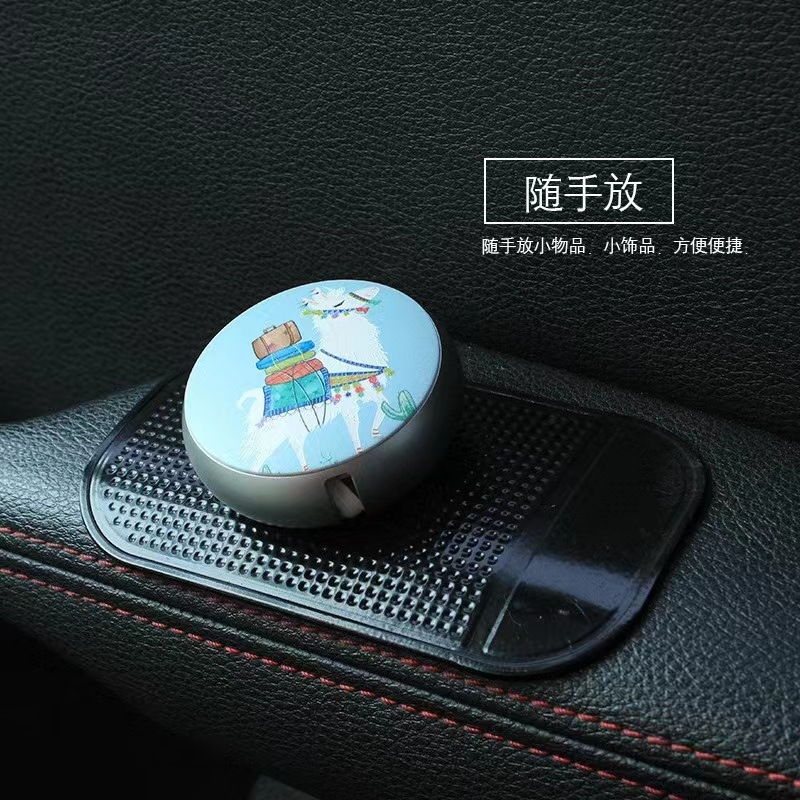 Car interior supplies PU car anti-slip mat wholesale seamless removable adhesive car mobile phone storage mat spot