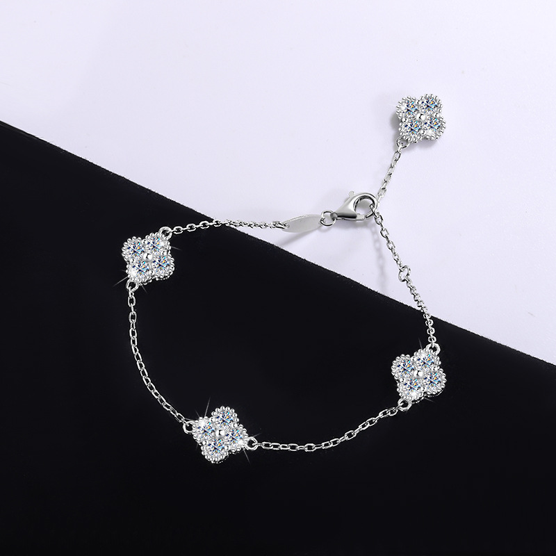 S925 Silver Mosan Diamond Four-leaf Clover Bracelet Moissanite Simple Women's Bracelet Shake Tone Fast Hand Live Factory Outlet