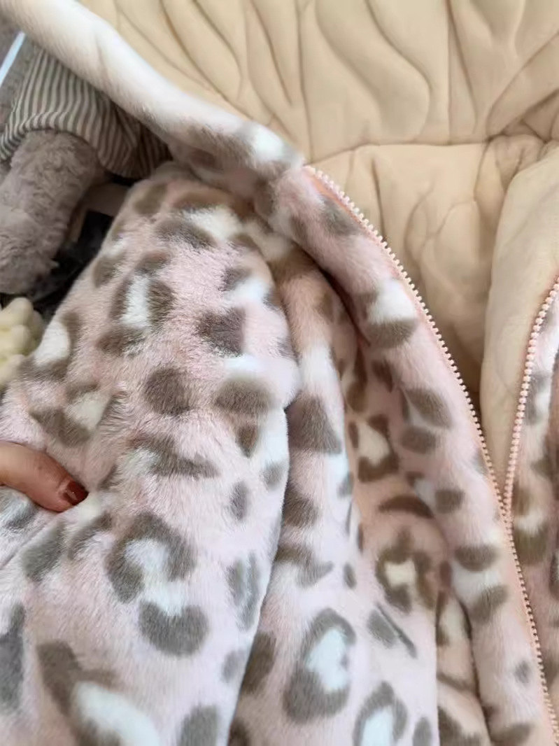 Girls' 2025 Autumn and Winter New Children's Winter Cotton-padded Coat Contrast Color Leopard fleece-lined Thickened Baby Hooded Jacket