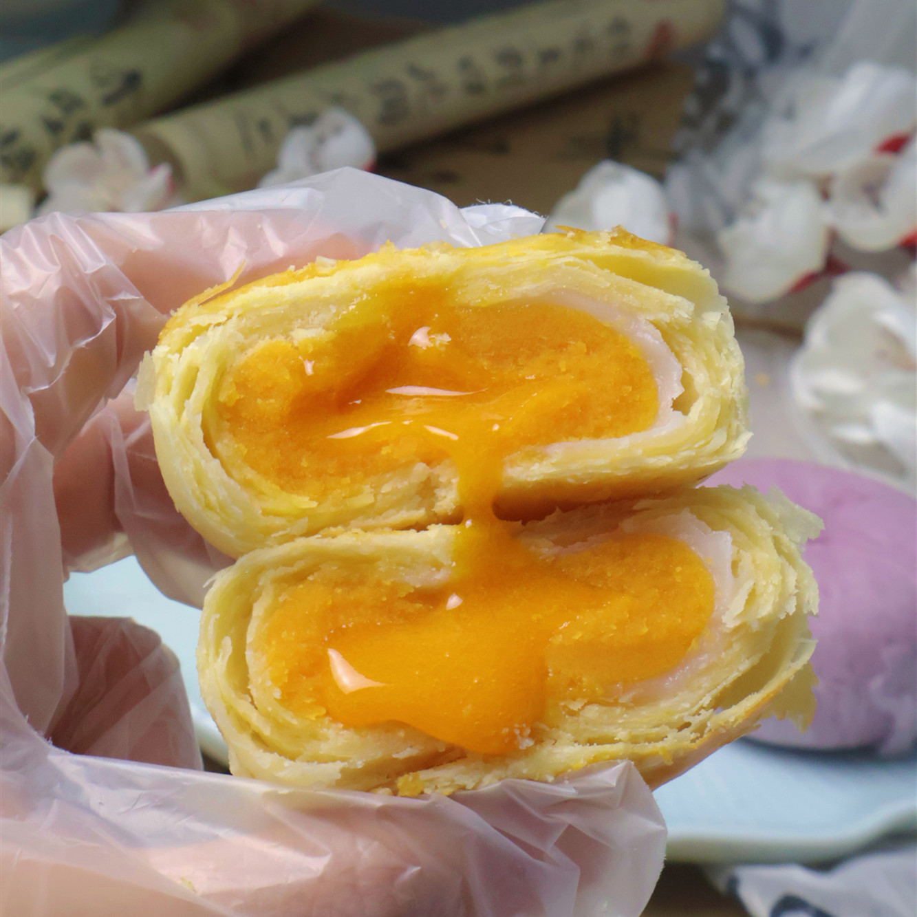 Explosive Snow Mei Niang Custard Cheese Egg Yolk Pastry Mid-Autumn Mooncake Su-Style Mooncake Multi-Flavor Manufacturer Wholesale