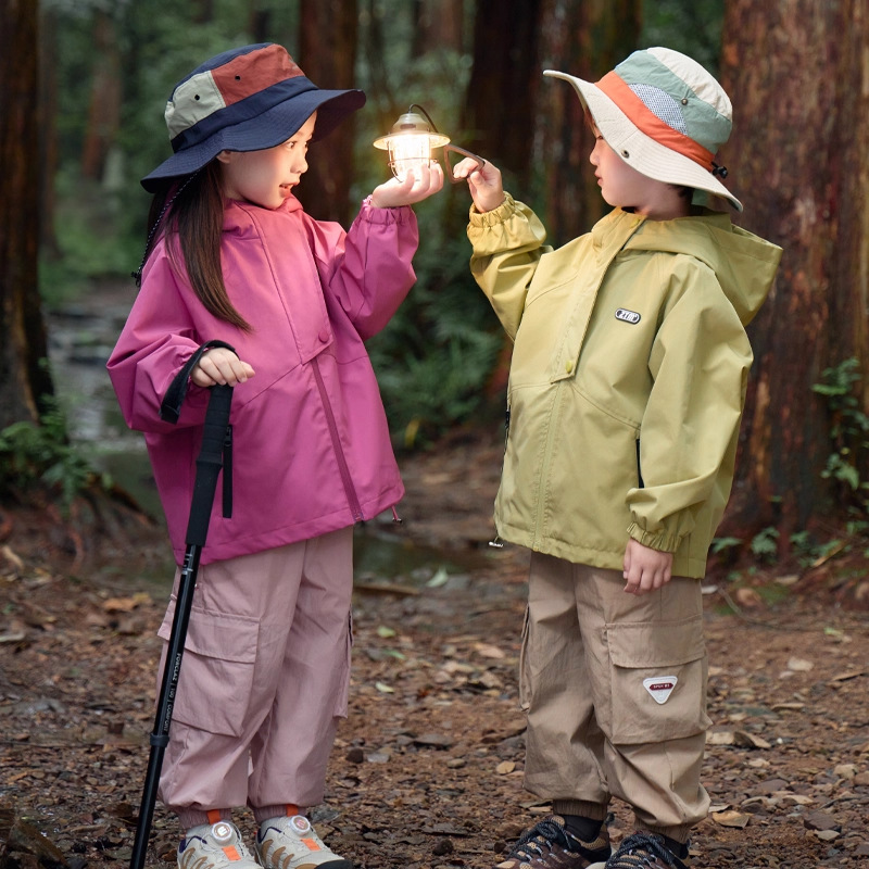 Детские куртки весна и осень 2025 Новый стиль Куртки для девочек с капюшоном Модные куртки для мальчиков