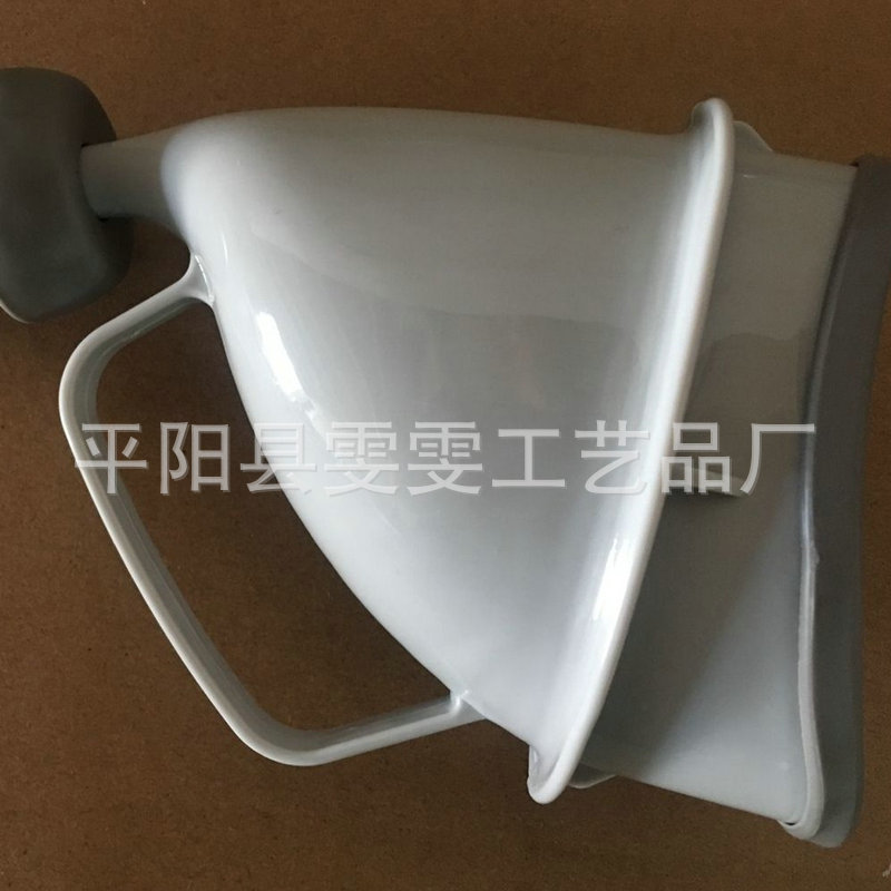 Outdoor portable multifunctional children urinal men and women standing emergency urinal children adult urinal