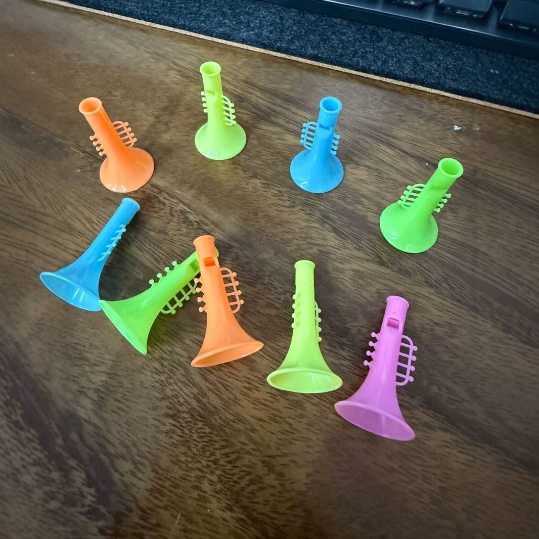 Wholesale Mini Light Color Broadcast Horn Small Whistle Children's Gift Small Toy Golden Egg Gift