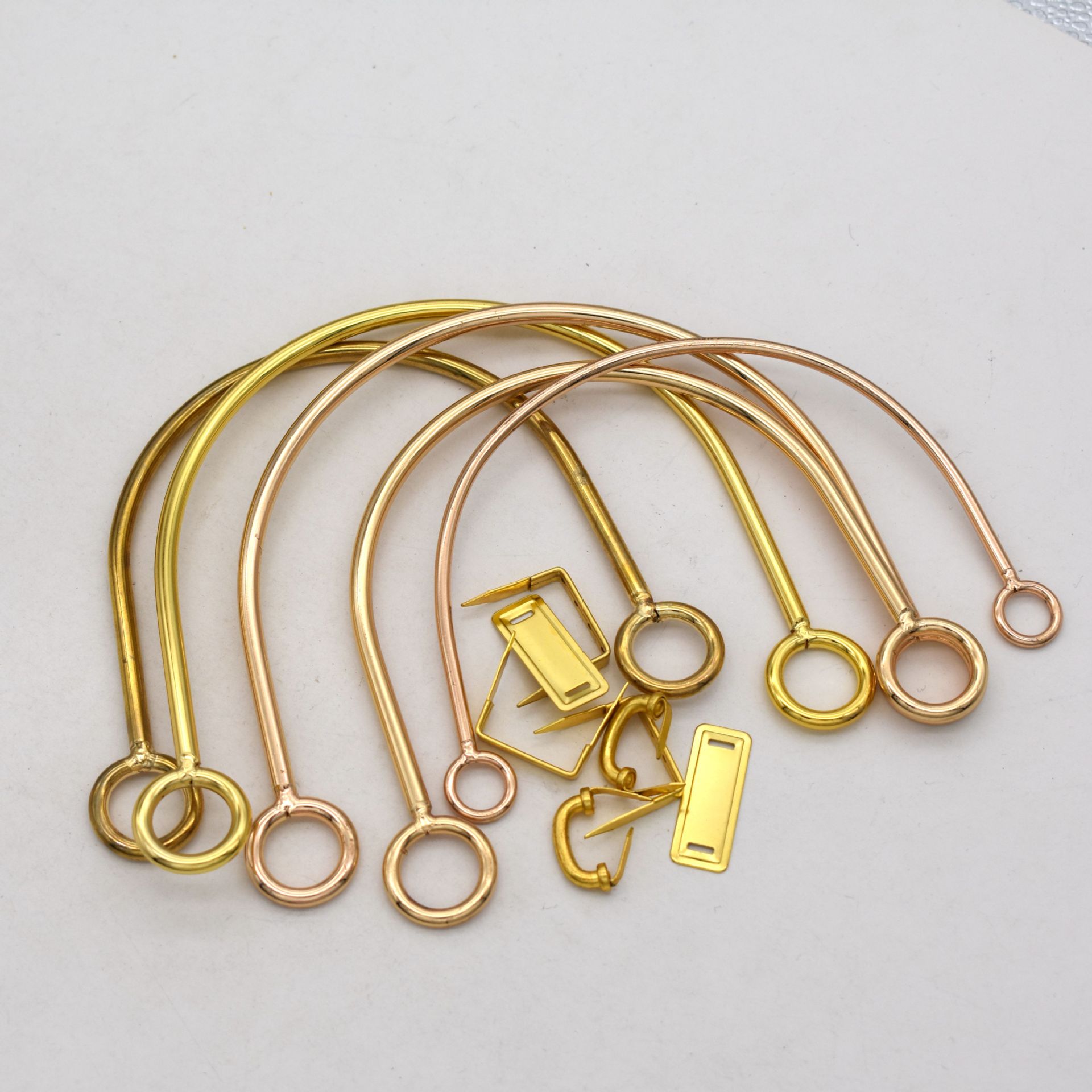 Explosive hand gift box hand-held gift box handle metal wire arm half circle ring handle handle