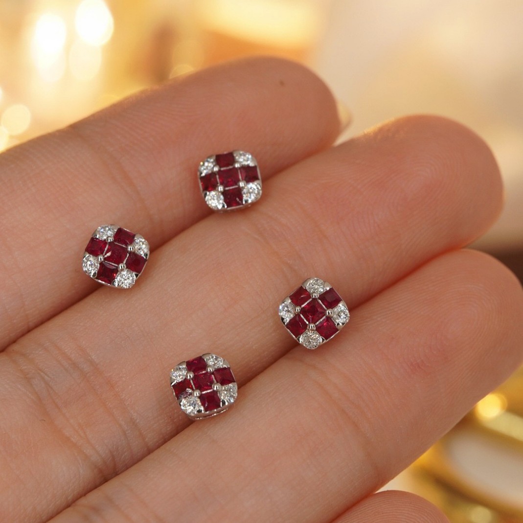 Sweet Square Platinum Pt900 Inlaid with Rubies and Full Diamond Earrings for Daily Ear Piercing and Ear Bone Nails for Women