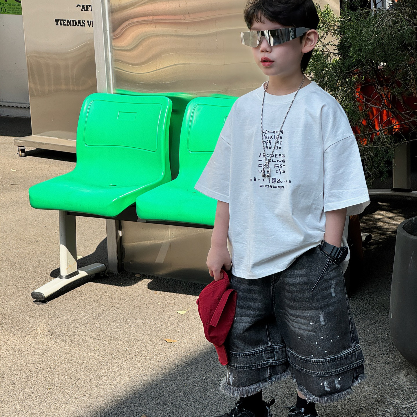 2025 New Summer Korean Style Boys' Versatile Street Washed Distressed Jeans Children's Shorts Trendy
