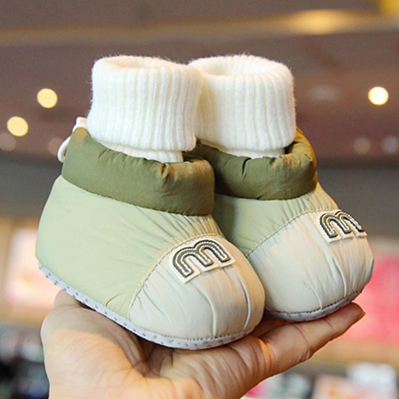 Baby Cotton Shoes Winter Baby Soft-Soled Shoes and Socks 0-1 Years Old Baby Fleece-Lined Thickeneded Warm Shoes Anti-Fall Toddler Shoes