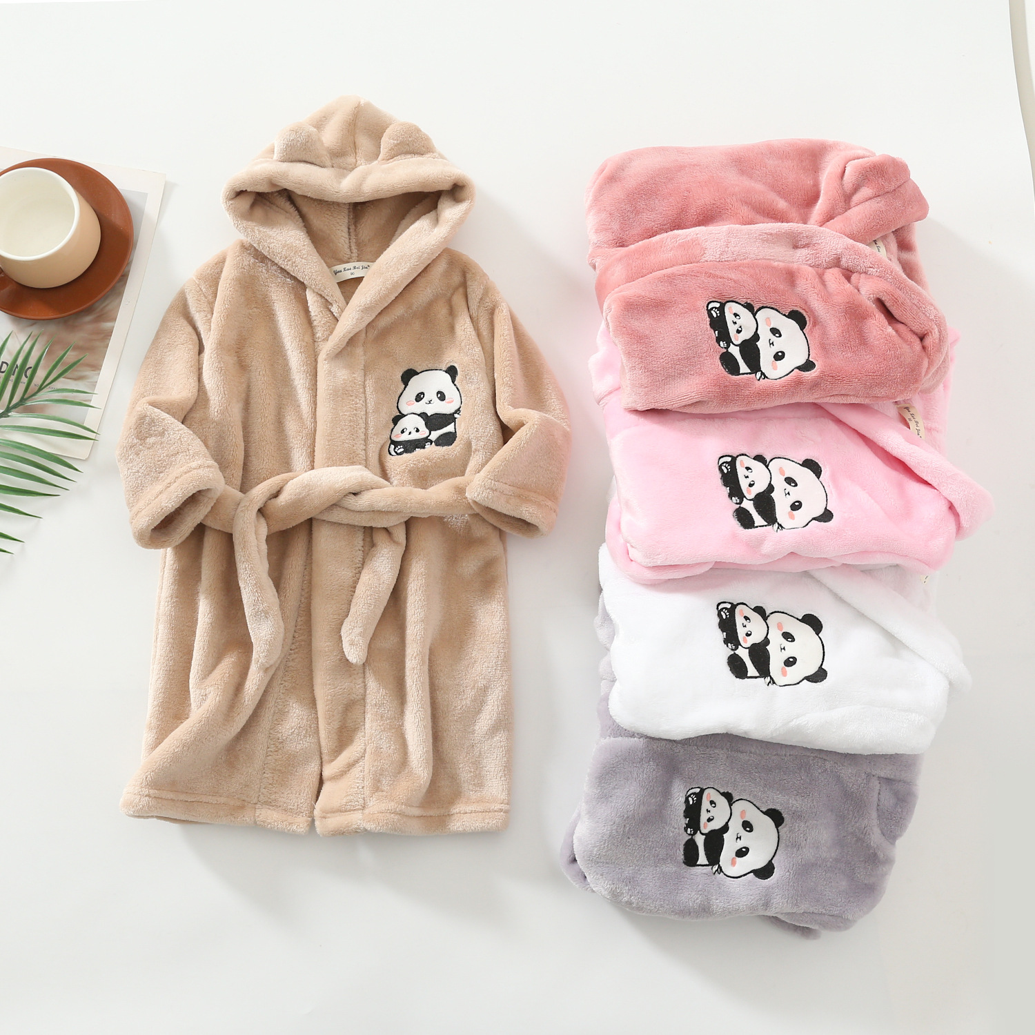 2021 Spring and Autumn Girls' Children's Pajamas Flannel Bathrobe Boys' Home Clothes Hooded Children's Nightgown Winter
