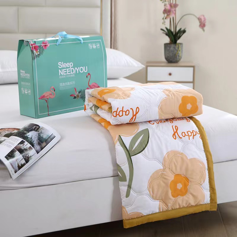 Hot Selling Gift Quilt Summer Quilt Air Conditioning Quilt Thin Quilt Opening Gift Quilt Event Gift Summer Quilt Can Be Printed with Logo