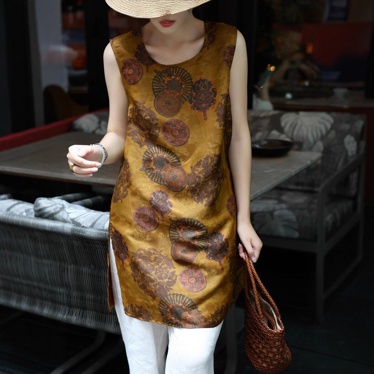 Shenzhen Nanyou 2025 High-End Fashion Versatile Full Mulberry Silk Material Eight-Note Round Neck Slit Vest Dress