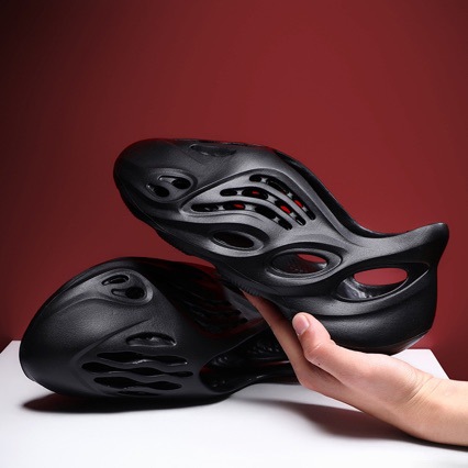 K-Style of Fashionable Kanye Coconut 700 Crocs for Men and Women, Cross-Border 47 Large Size Eva Beach Sandals with Poop Feeling