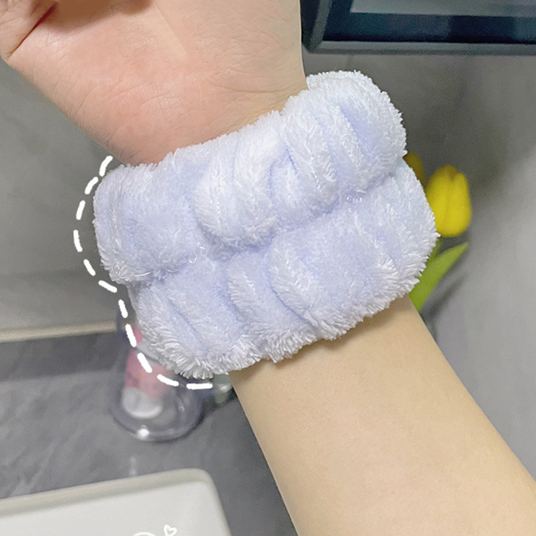 Face Wash Wristband to Prevent Water Splashing into Cuffs, Wash Water-Blocking and Moisture-Proof Sleeves, Absorbent Hand Towel, Wrist Guard, Sports Plush Bracelet