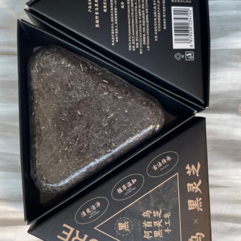 Cross-Border Factory Seven Green Same Style Black Ganoderma and Polygonum Multiflorum Handmade Soap Sevengreenso Oil Control Fluffy