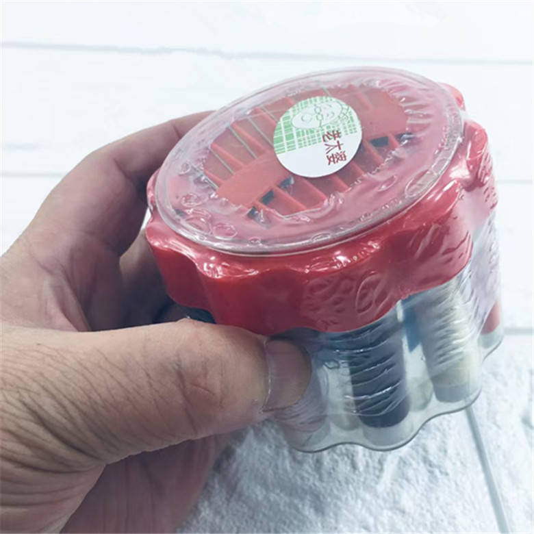 One yuan two yuan shop old woman portable sewing sewing kit 1 yuan 2 yuan home sewing DIY suit sewing box