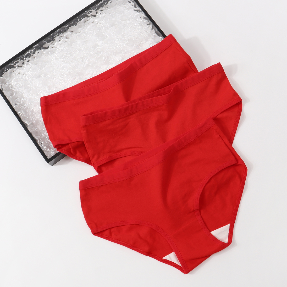 This year of pure cotton young students underwear junior high school students high school students waist girls red briefs wholesale generation