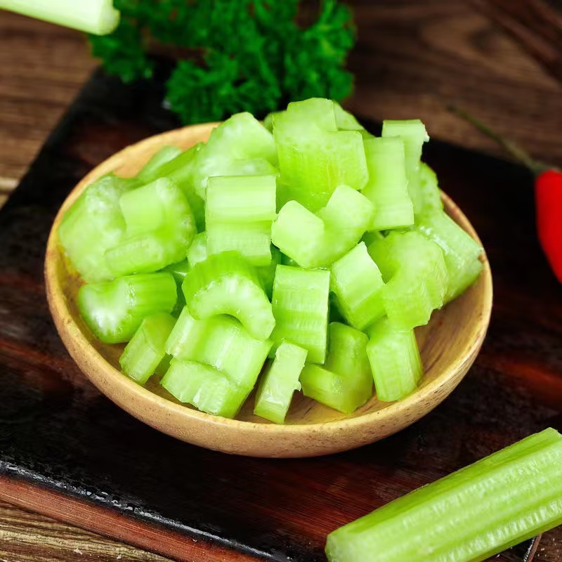 Fresh Celery, Large Half-Leaf Celery, Parsley, Nutritious and Crispy Vegetables, Suitable for Juicing