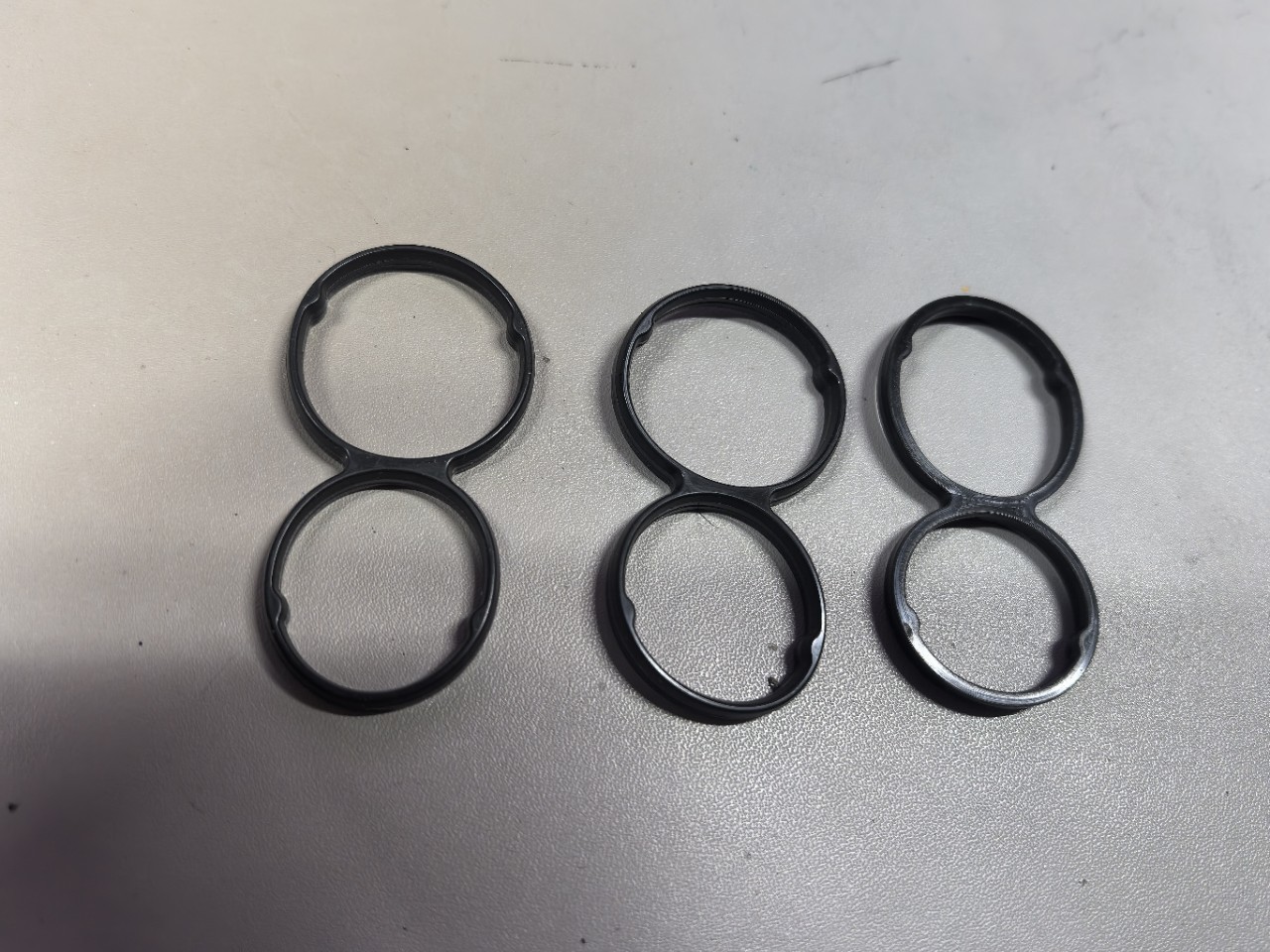 079103121Be 079103121Bb R8A8 Touareg S8Q7 крепление фильтра двигателя