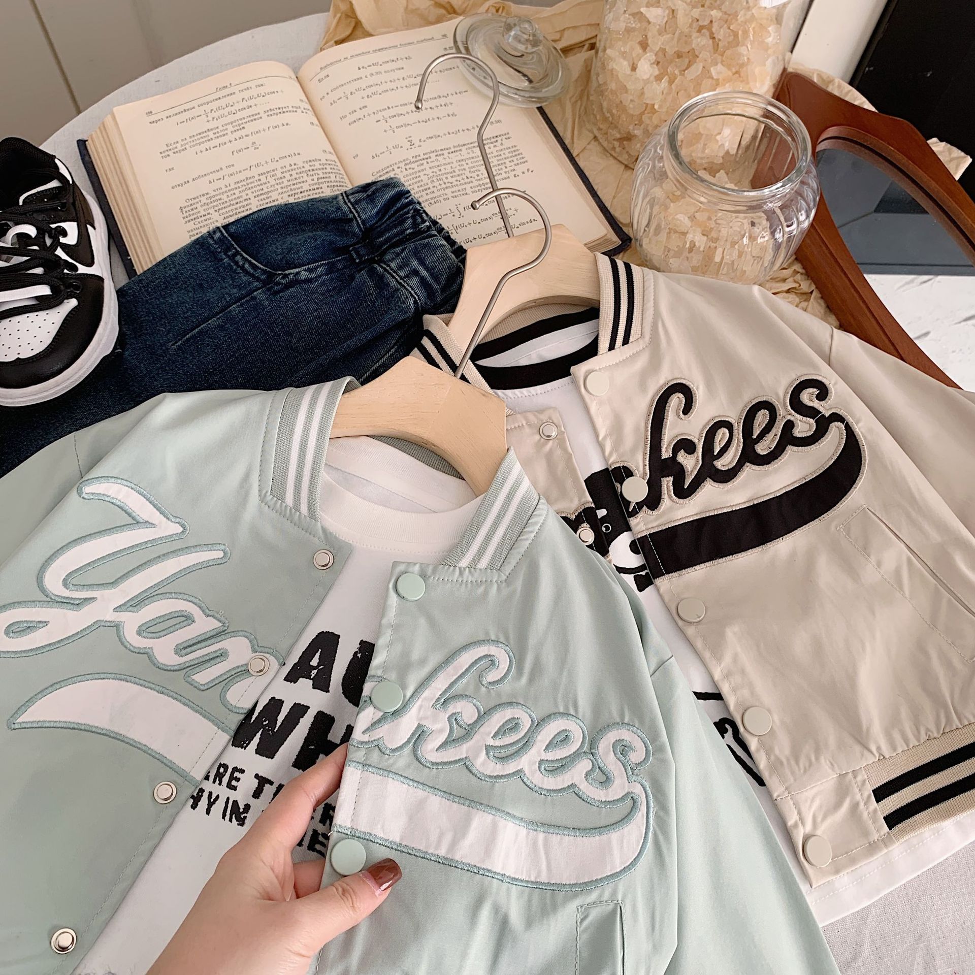 Children's Outwear Bangcheng 2025 Autumn Style Embroidered Letters for Boys and Girls New Letter Jacket Casual Cardigan G0038