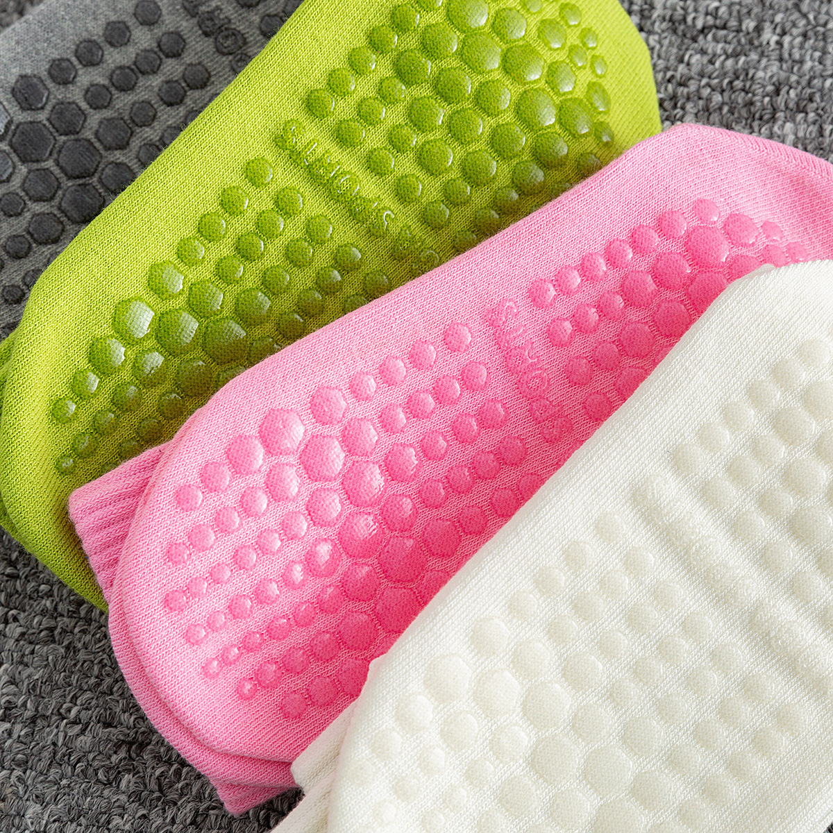 Women's Fitness Floor Socks Trendy Mid-Tube Yoga Socks Sports Socks Sweat-Absorbent Breathable Shark Pants Socks Pilates Socks