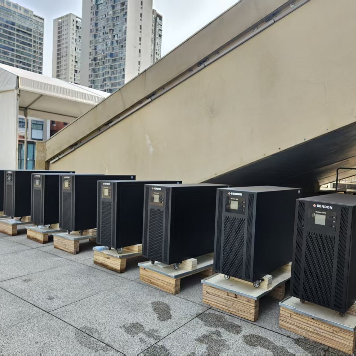 Ups Uninterruptible Power System Rental / Ups Power Supply Protection / Power Failure Zero Switching Equipment Rental